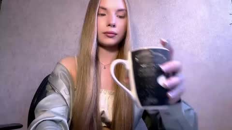 Caroline online show from 05-17-26, 02:13