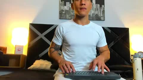 Adrian online show from 04-25-26, 03:31