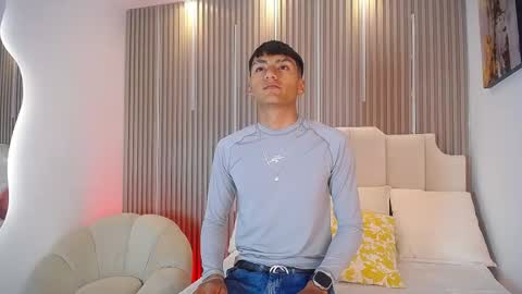 adrianstark_ online show from 05-19-26, 12:11
