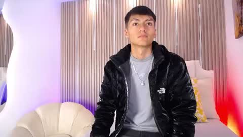 adrianstark_ online show from 06-10-26, 12:37