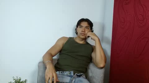 adriel_escalante online show from 10-02-25, 01:45