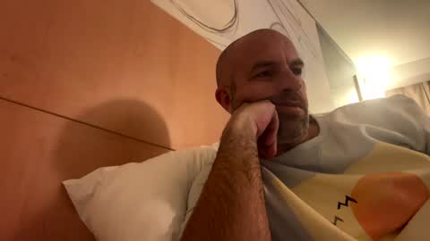 adrienfromparis online show from 01-29-25, 08:04