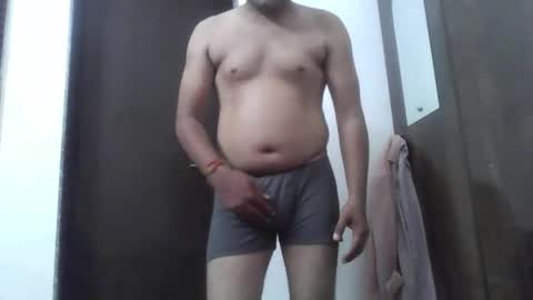 Snapshot of adudeandsexy chatting on 05-08-26, 04:01 adudeandsexy online show from 05-08-26, 04:01