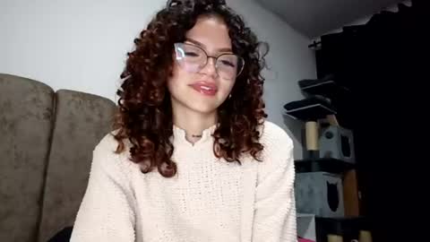 Snapshot of aelinfireheart chatting on 07-10-26, 03:44 Aelin online show from 07-10-26, 03:44