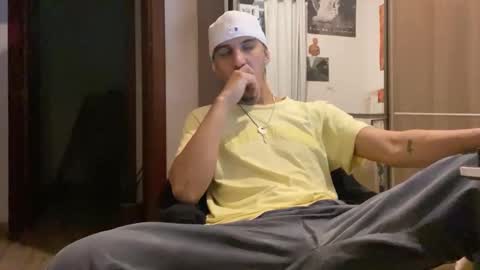 Luci online show from 10-14-25, 04:35