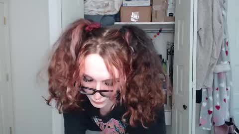 AESTROGEN online show from 10-06-25, 06:38