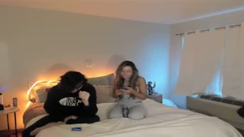 Snapshot of aesus3x chatting on 03-17-26, 01:54 Niko online show from 03-17-26, 01:54