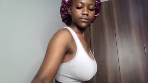 Snapshot of affectionate_tea1 chatting on 06-15-26, 12:35 Affectionate online show from 06-15-26, 12:35