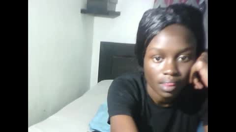 Snapshot of african_beauties chatting on 02-13-26, 10:44 Mia Friends online show from 02-13-26, 10:44