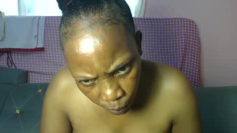 Snapshot of african_divaa chatting on 02-25-26, 08:24 african_divaa online show from 02-25-26, 08:24