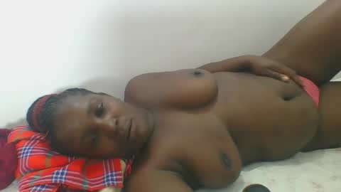 Snapshot of africanbeauty4 chatting on 09-10-25, 07:14 ELIZABETH online show from 09-10-25, 07:14