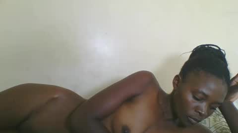 Snapshot of africancutegal chatting on 02-09-26, 12:53 Yvonne online show from 02-09-26, 12:53