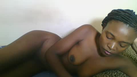 Snapshot of africancutegal chatting on 04-11-26, 08:40 Yvonne online show from 04-11-26, 08:40