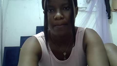 Snapshot of africanngirl chatting on 10-12-25, 07:07 africanngirl online show from 10-12-25, 07:07