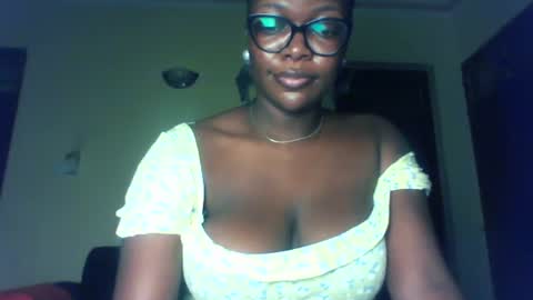 Snapshot of afrilola chatting on 06-06-26, 04:12 afrilola online show from 06-06-26, 04:12