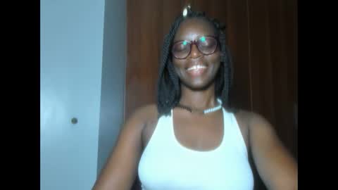 Snapshot of afro_pop chatting on 01-11-25, 01:48 Leah online show from 01-11-25, 01:48