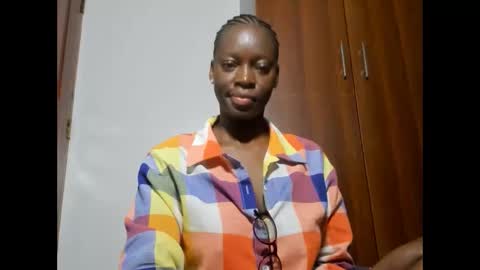 Leah online show from 02-24-25, 12:41