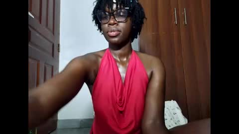 Snapshot of afro_pop chatting on 04-21-26, 02:51 Leah online show from 04-21-26, 02:51