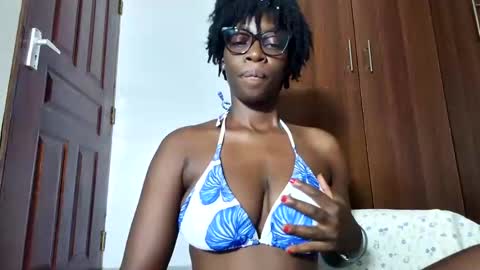 Snapshot of afro_pop chatting on 04-24-26, 12:46 Leah online show from 04-24-26, 12:46