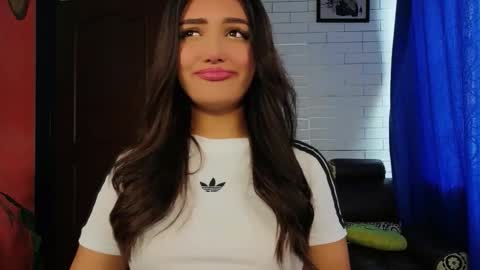 Snapshot of afrodita_shalom chatting on 12-17-25, 08:04 AFRODITA online show from 12-17-25, 08:04