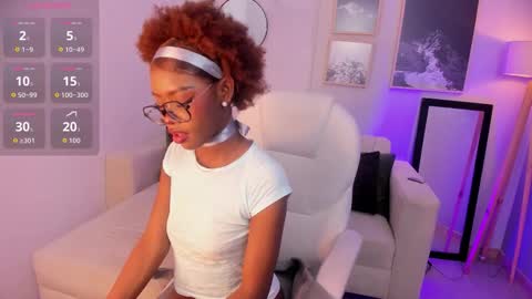 Snapshot of afrodita_sweeet chatting on 11-27-25, 07:49 Afrodita online show from 11-27-25, 07:49