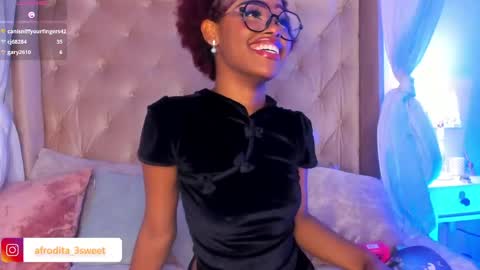 Snapshot of afrodita_sweeet chatting on 05-27-26, 01:57 Afrodita online show from 05-27-26, 01:57