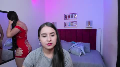 Snapshot of afroditaandsoffi chatting on 02-21-25, 12:06 Afrodita Chery y Hermione online show from 02-21-25, 12:06