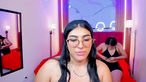 Snapshot of afroditaandsoffi chatting on 03-05-25, 03:18 Afrodita Chery y Hermione online show from 03-05-25, 03:18