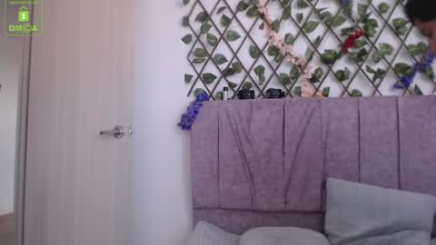 Snapshot of afroditawhispers chatting on 05-27-26, 09:12 Lia Valkyria online show from 05-27-26, 09:12