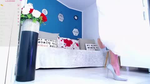 Snapshot of afroditha_ chatting on 11-25-25, 12:16 Amalia online show from 11-25-25, 12:16