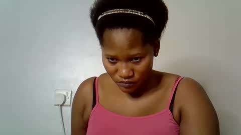 Snapshot of afronubians chatting on 12-23-25, 06:55 afronubians online show from 12-23-25, 06:55