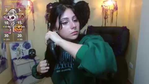 Kimberly online show from 10-24-25, 01:18