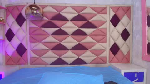 Snapshot of agata_01_ chatting on 10-29-25, 11:56 Ana online show from 10-29-25, 11:56