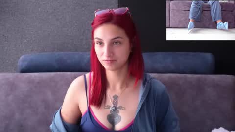 Agata Collinss online show from 10-24-25, 06:59