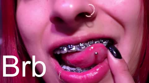 Agata Collinss online show from 10-31-25, 06:14