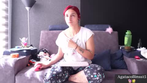 Agata Collinss online show from 11-18-25, 02:43