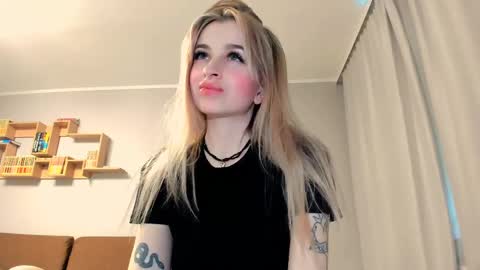 Snapshot of agatahowak chatting on 05-26-26, 04:14 Arina online show from 05-26-26, 04:14