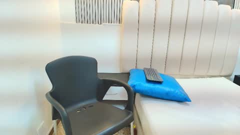 Snapshot of agatha_fit chatting on 01-14-26, 12:55 AGATHA online show from 01-14-26, 12:55