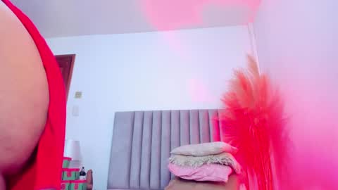 Snapshot of agathaa_white chatting on 12-17-24, 02:44 Agathaa white online show from 12-17-24, 02:44