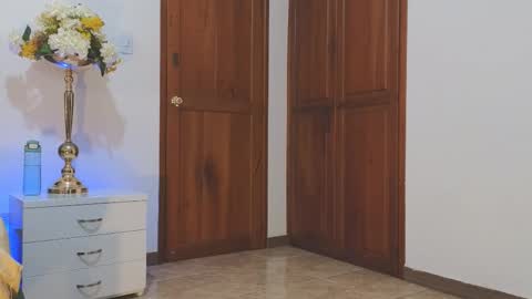 Snapshot of agathaa_white chatting on 09-15-25, 11:43 Agathaa white online show from 09-15-25, 11:43