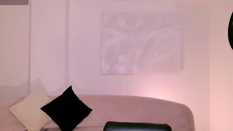 Agatha online show from 11-24-25, 12:43