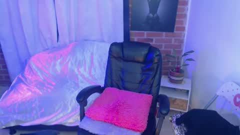 Lily online show from 02-07-26, 12:47