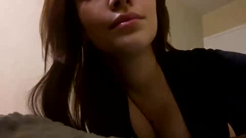 Agnes online show from 02-12-26, 10:16