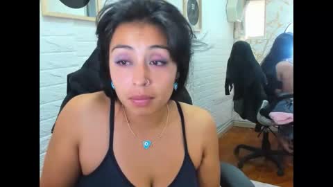 Snapshot of ahisha09 chatting on 12-03-24, 02:05 Ahisha online show from 12-03-24, 02:05