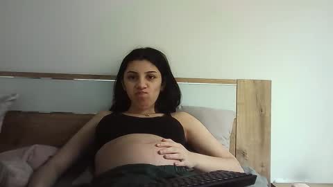 Selena online show from 11-08-25, 08:36