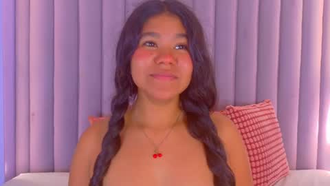 Snapshot of ahslyevans__ chatting on 06-04-26, 09:10 AHSLY online show from 06-04-26, 09:10