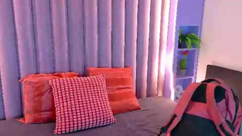 Snapshot of ahslyevans__ chatting on 06-13-26, 07:56 AHSLY online show from 06-13-26, 07:56