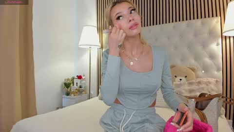 Sarah online show from 04-15-26, 08:10