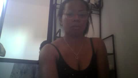 Snapshot of aicha_boobs chatting on 10-12-25, 01:21 Aicha boobs online show from 10-12-25, 01:21
