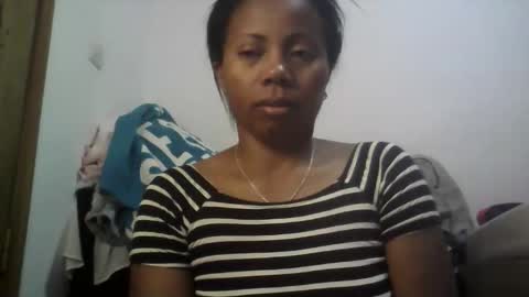 Snapshot of aicha_boobs chatting on 10-17-25, 01:09 Aicha boobs online show from 10-17-25, 01:09